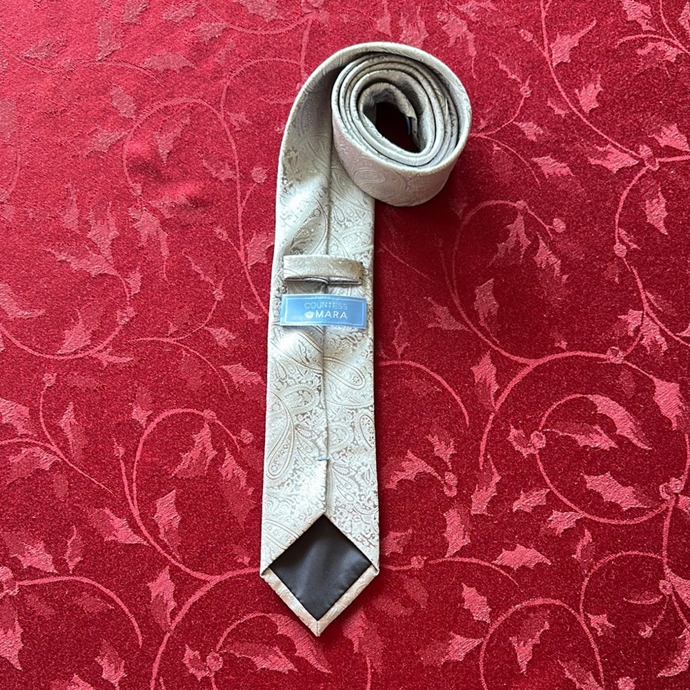 Countess Mara Silver Classic Tie EUC
